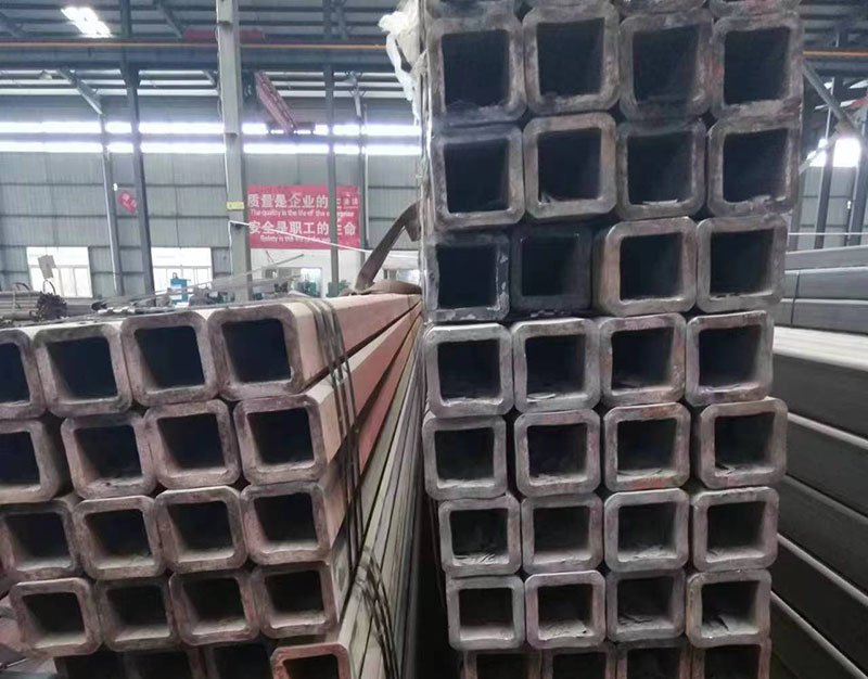 蒸湘无缝方管裂缝